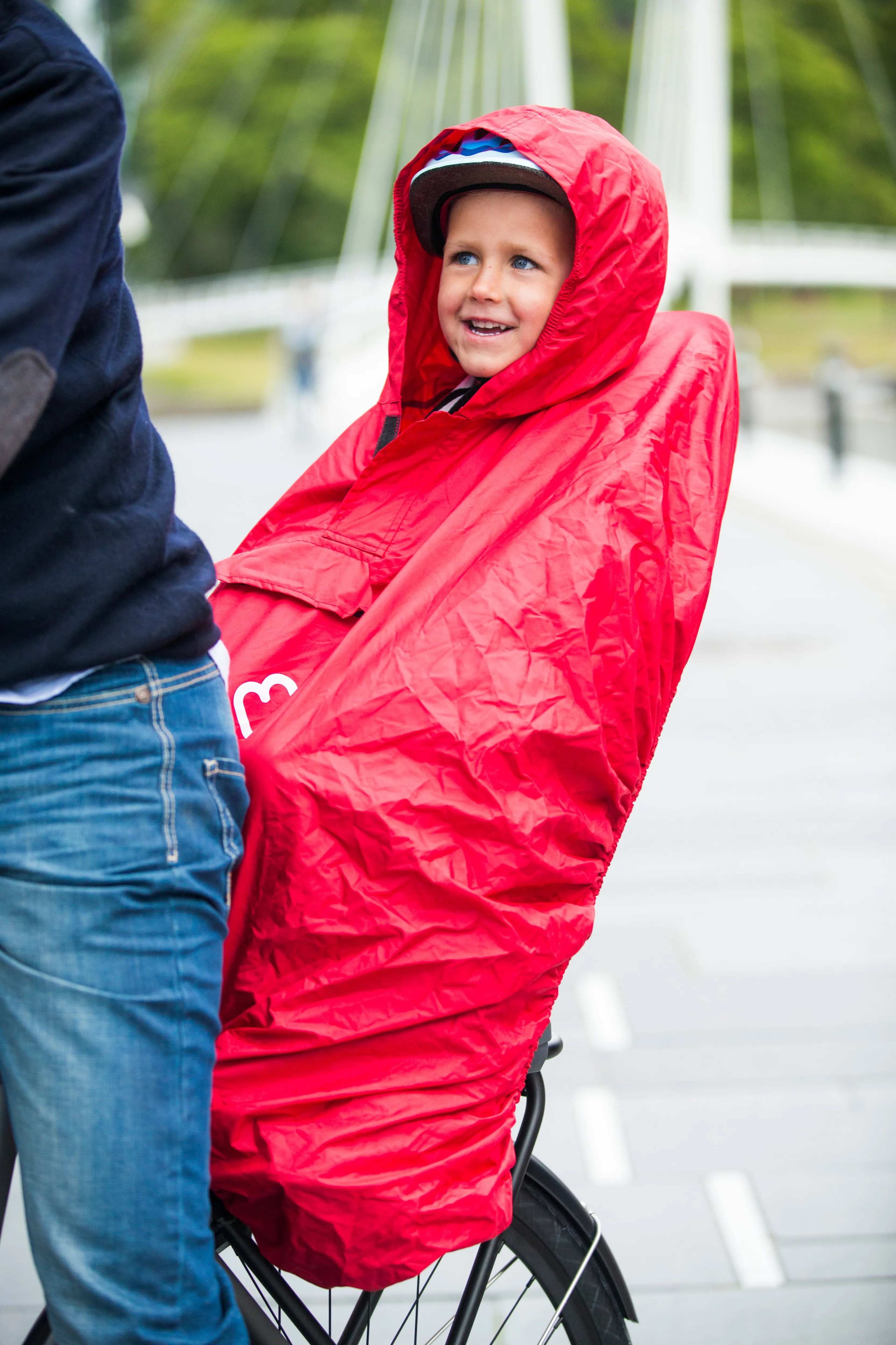 Hamax Rain Poncho Red | Buy Hamax Rain Poncho Red here | Outnorth