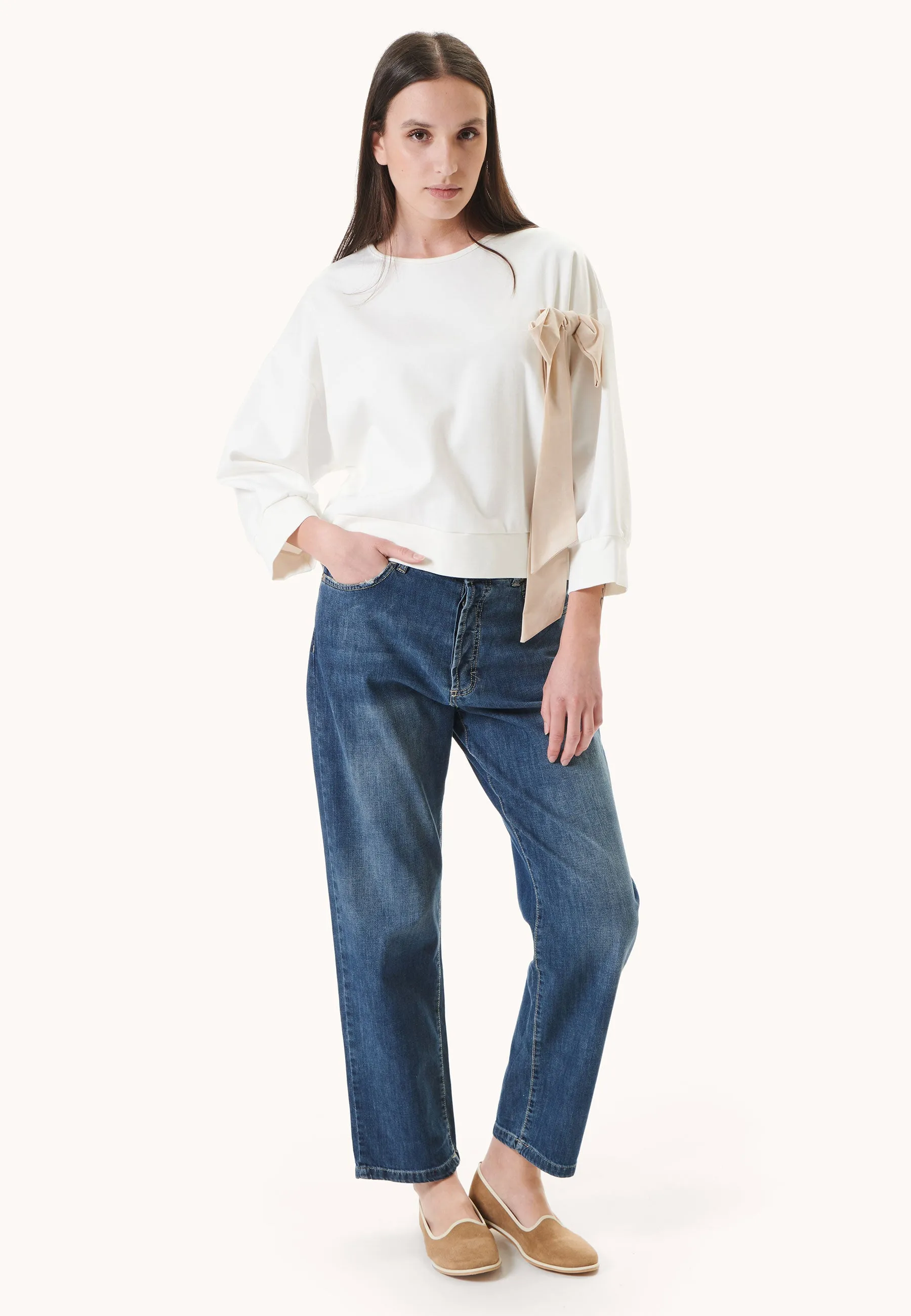 Jeans relaxed fit gamba dritta