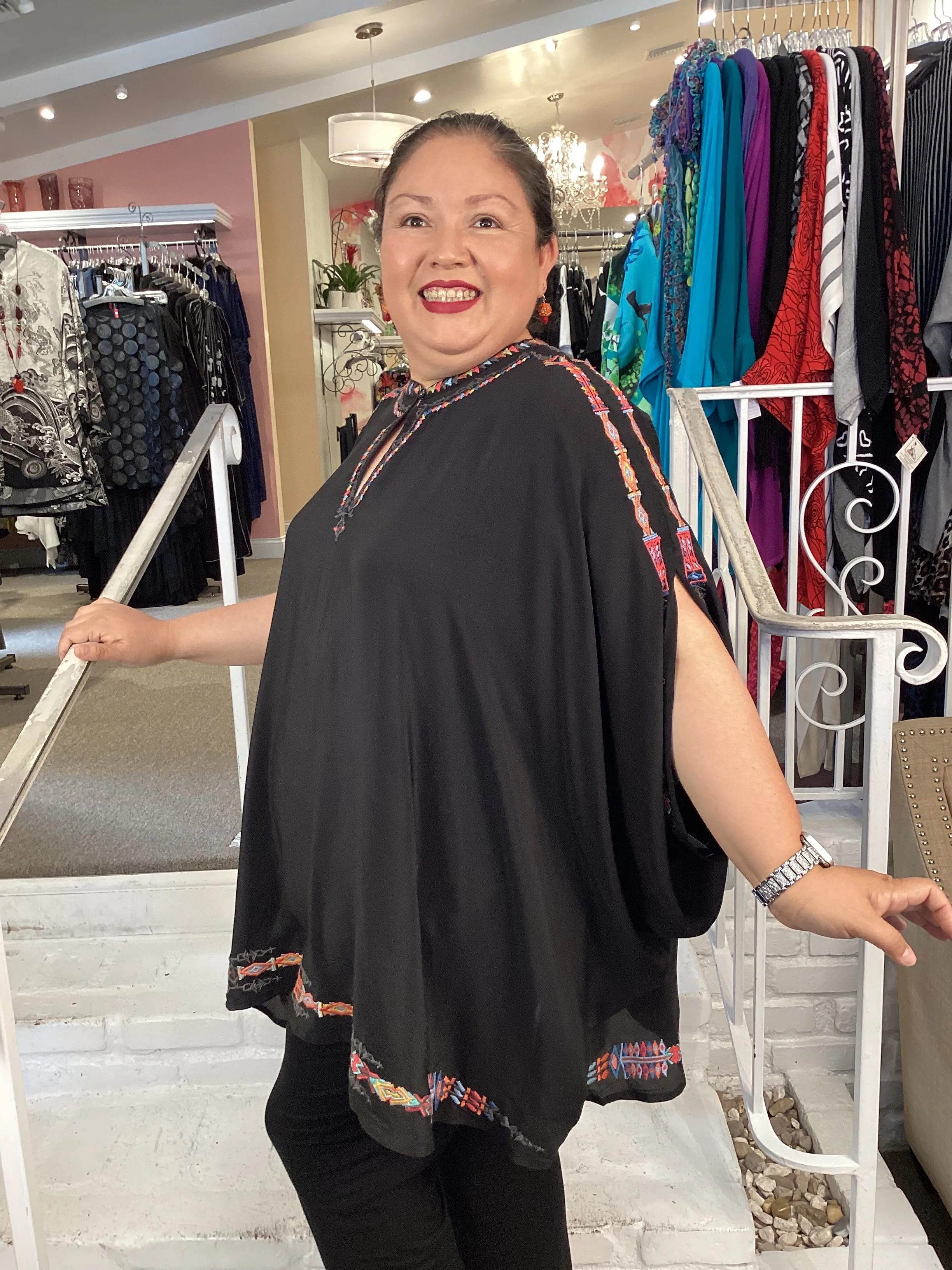 SASCHA PONCHO - BLACK