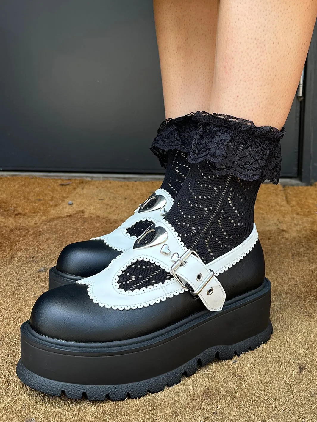 SWEETHEART FRILL LACE SOCKS - BLACK